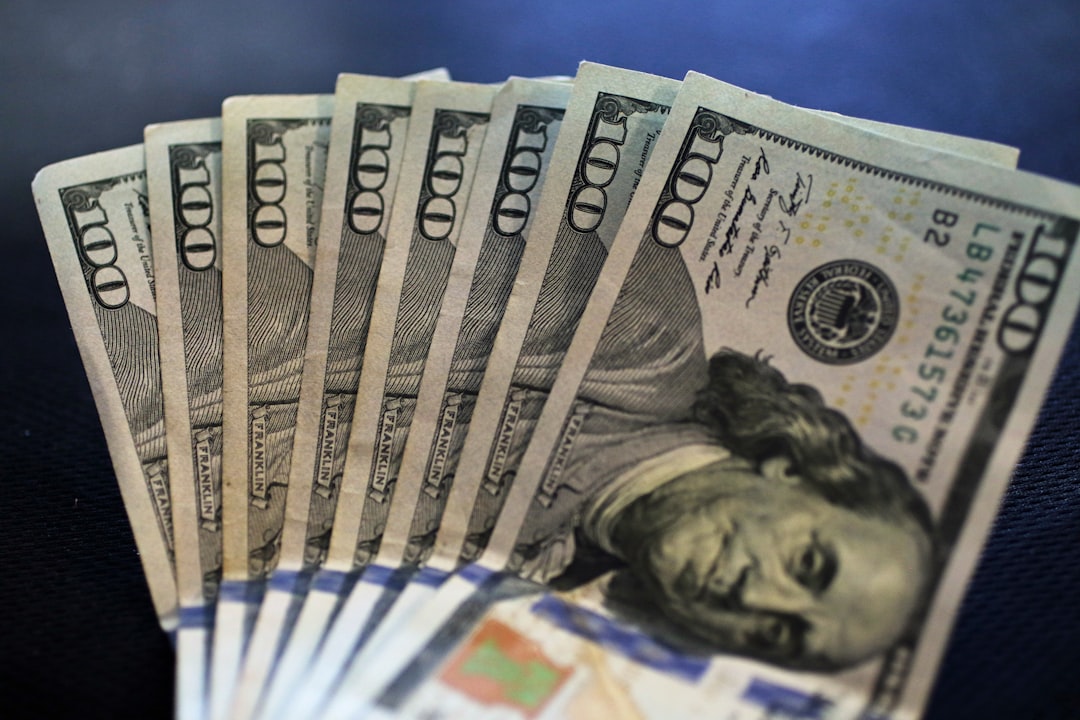 Wat verdient Matthijs van Nieuwkerk? Een blik op het salaris van een tv-ster